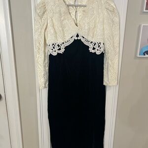 Scott McClintock Black and Cream Lace Long Sleeve Dress